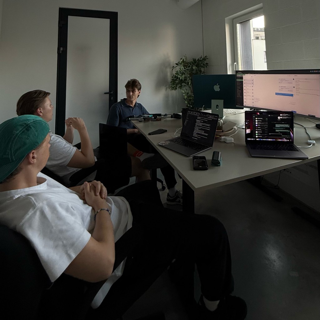 Akseler AI balso agentų komanda Vilniuje - lietuviškas voice AI